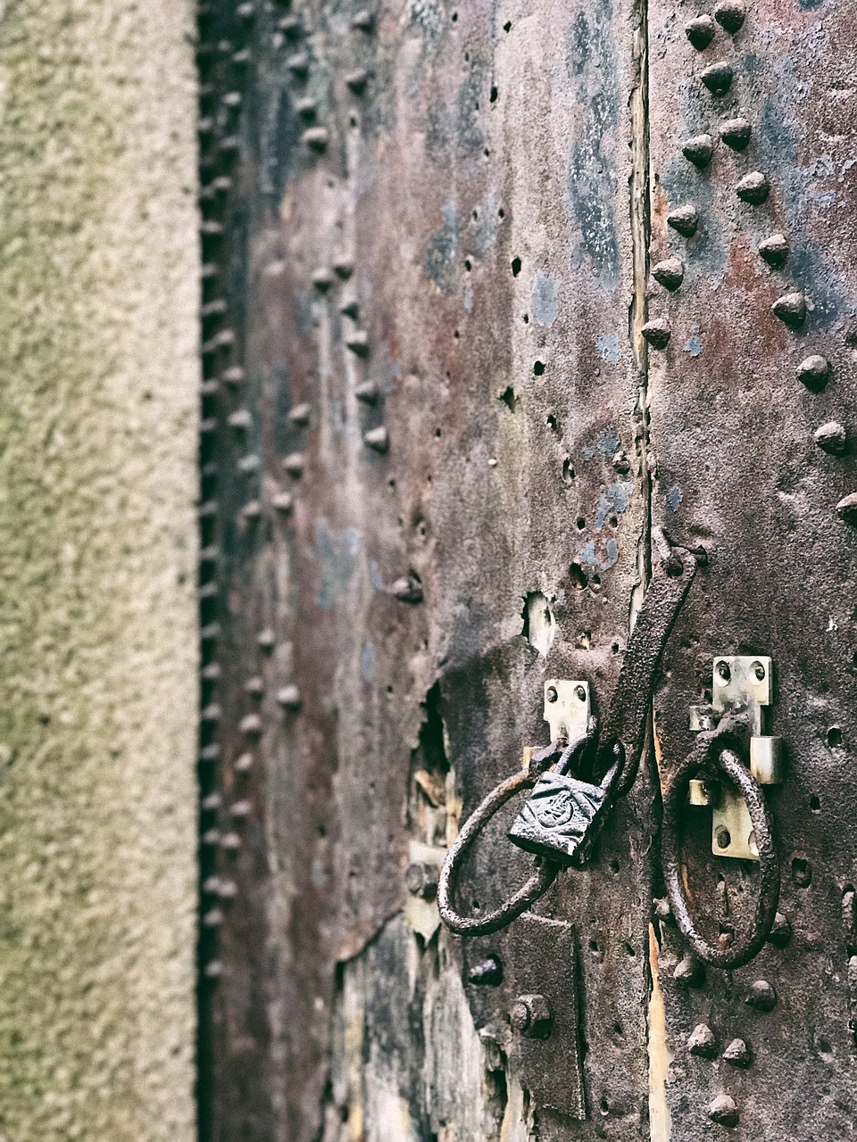 wuzhen rusty lock door free photo