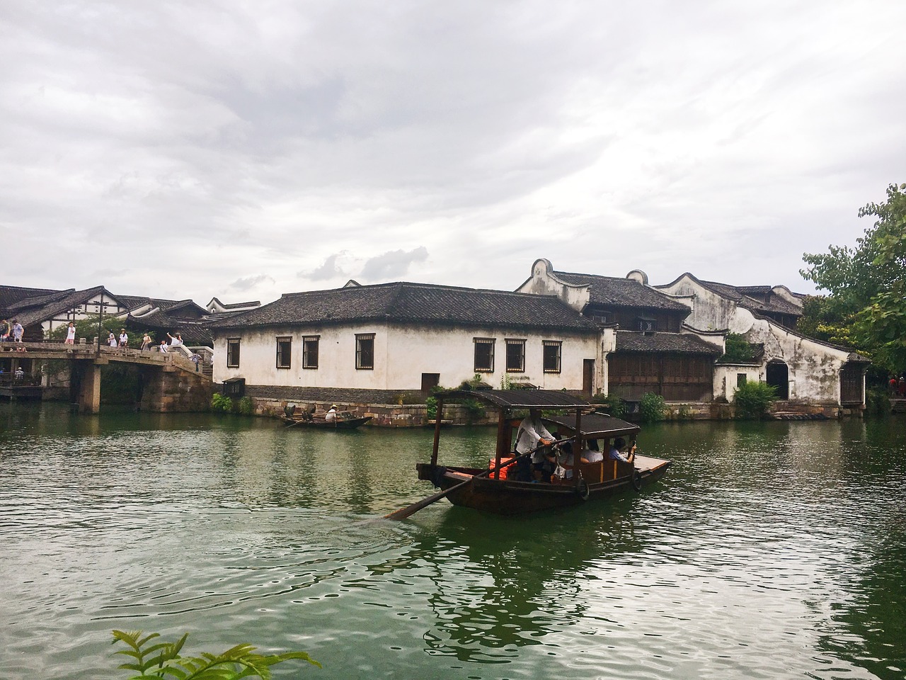 wuzhen river boating free photo