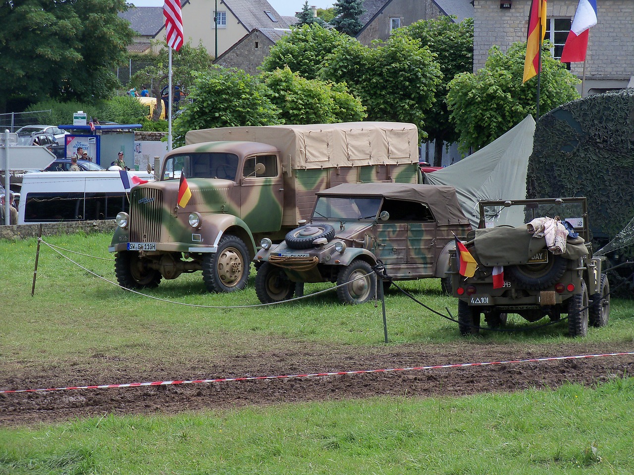 wwii normandy military vehicles free photo