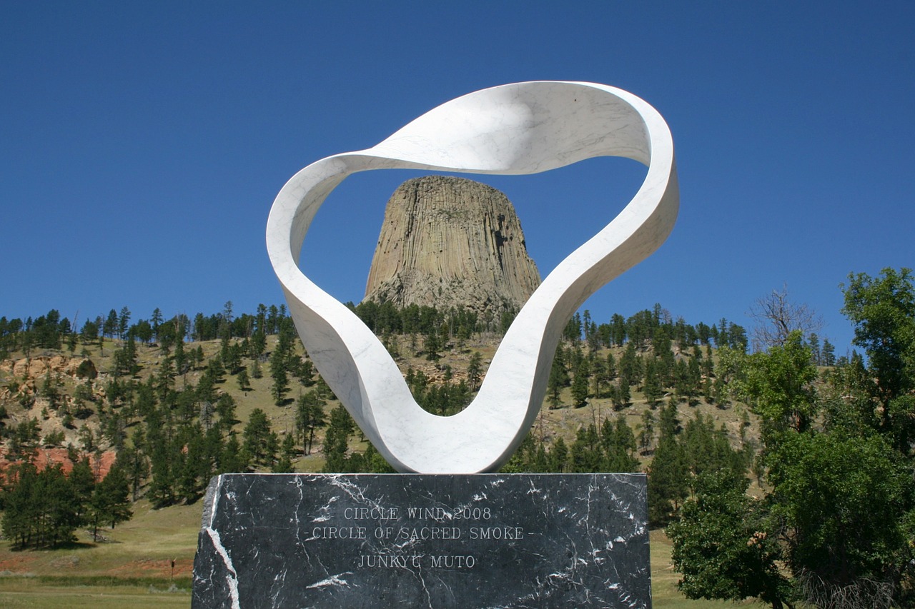 wyoming devil's tower sculpture free photo