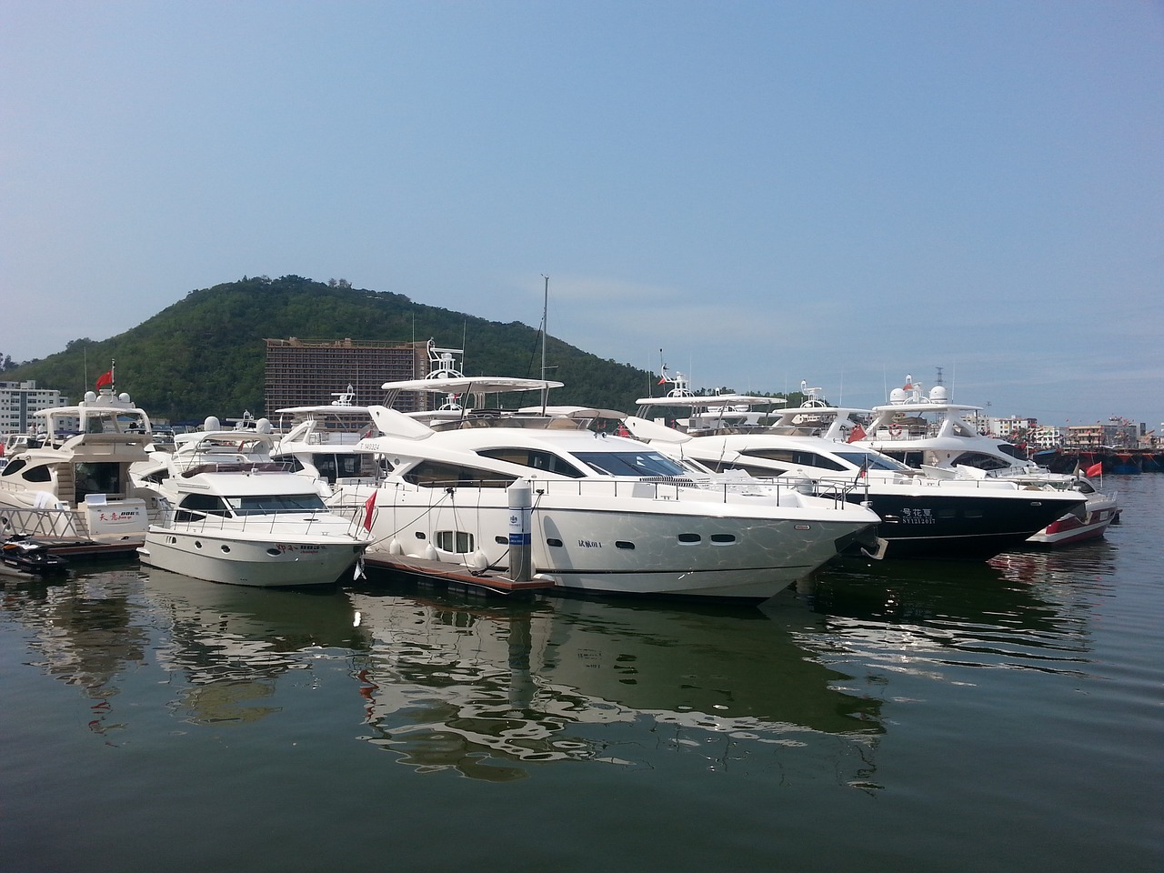 yacht bay sanya free photo