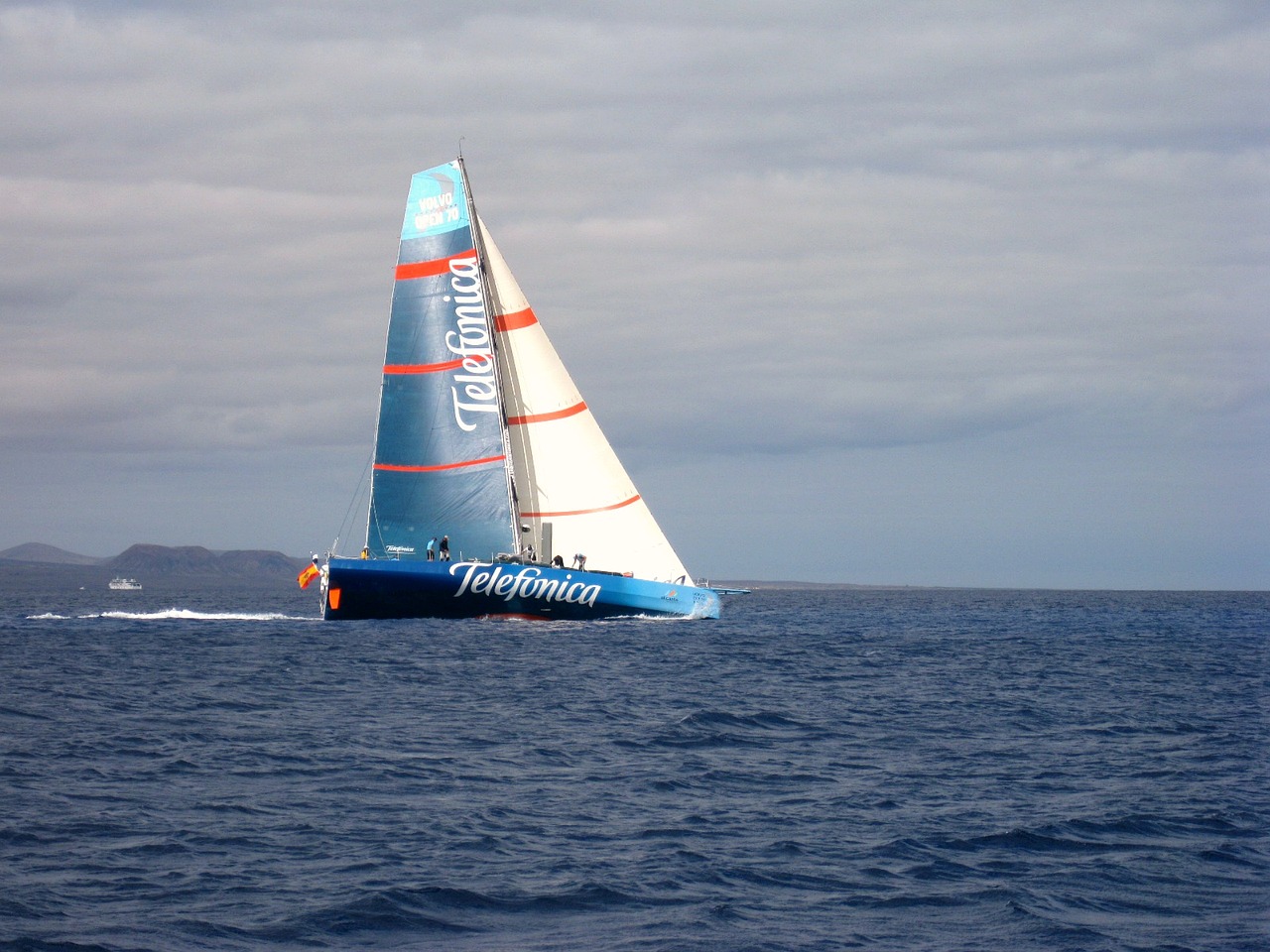 yacht telefonica race free photo