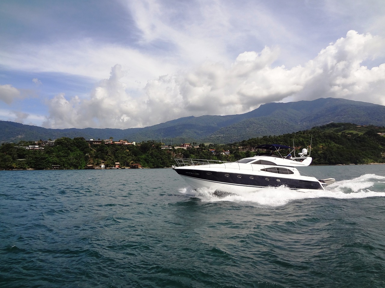 yacht mar litoral free photo