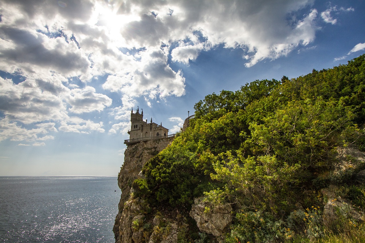 yalta  swallow's nest  sky free photo