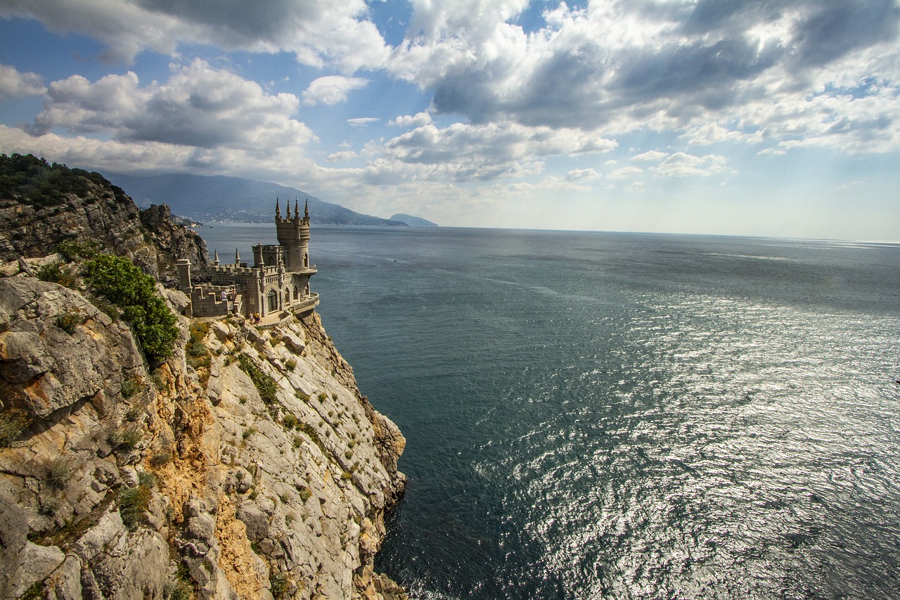 yalta  swallow's nest  sky free photo