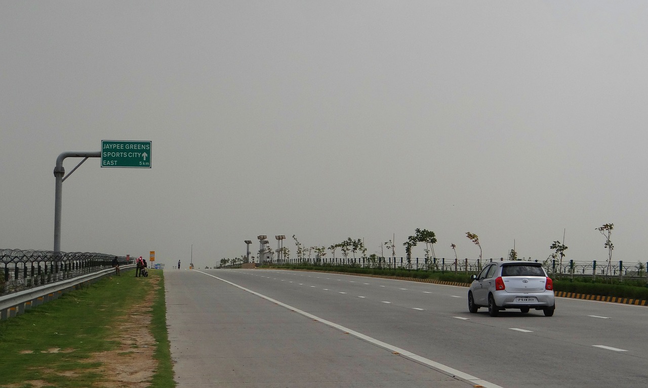 yamuna expressway delhi-agra taj expressway free photo