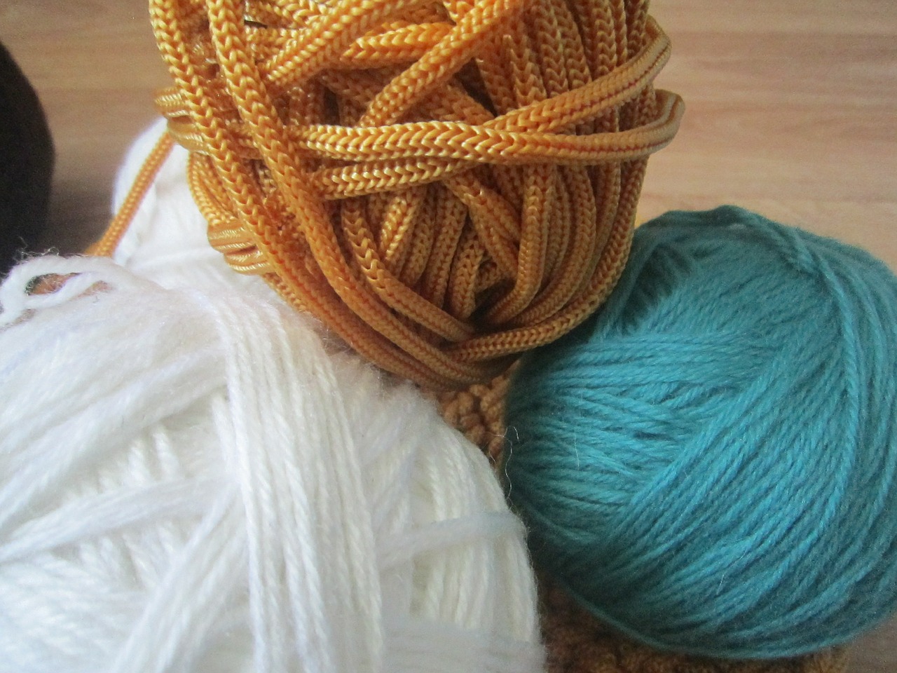 yarn knitting tangle free photo