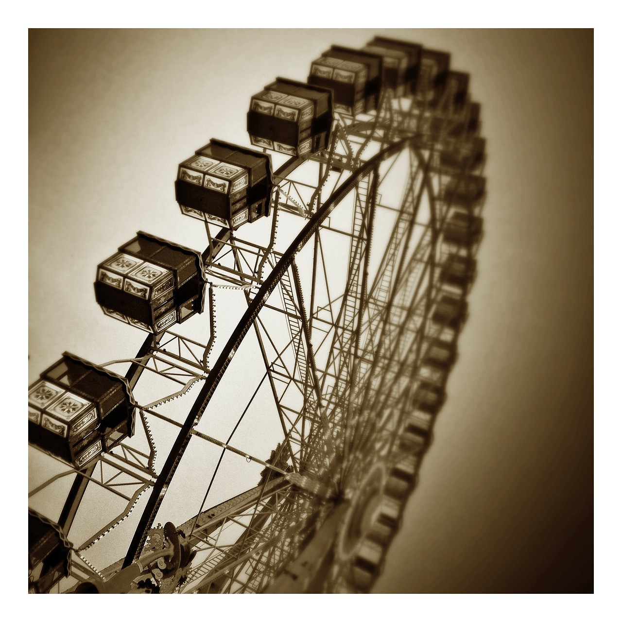 year market ferris wheel sky free photo