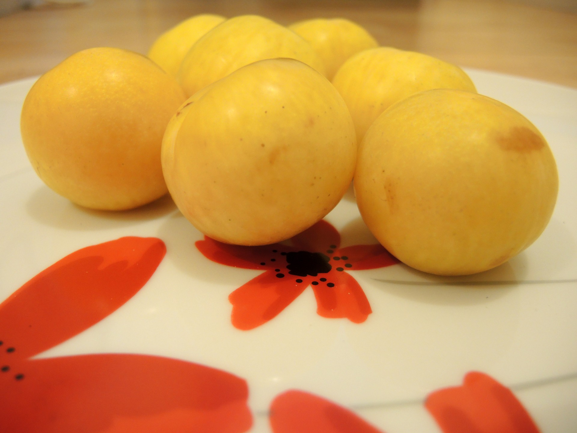 plums fruits yellow free photo