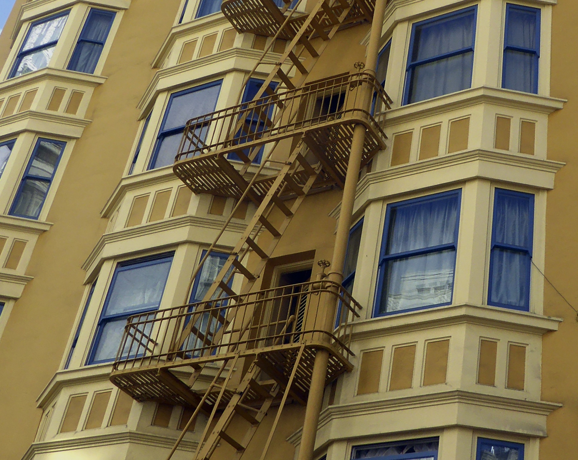 stairs architecture yellow free photo