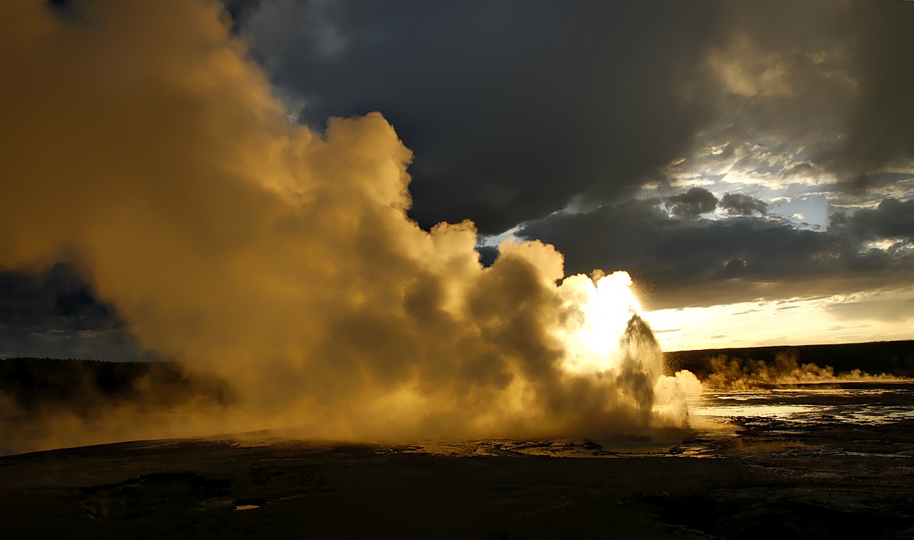 yellowstone national park wyoming free photo