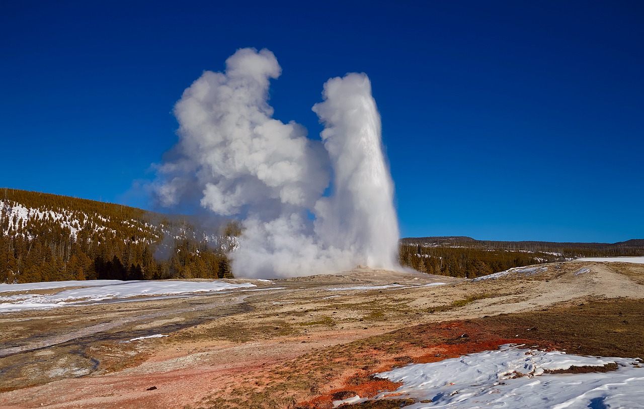 yellowstone national park wyoming free photo