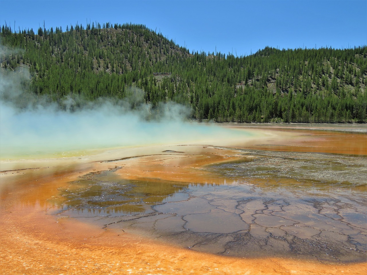 yellowstone  wyoming  hiking free photo