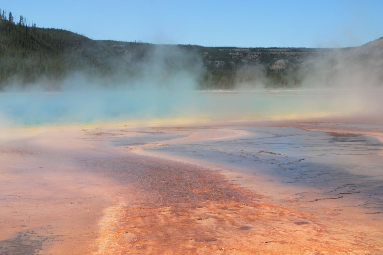 yellowstone hot springs usa free photo