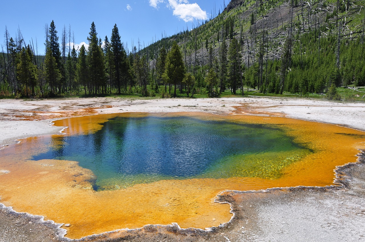yellowstone thermal hot springs free photo