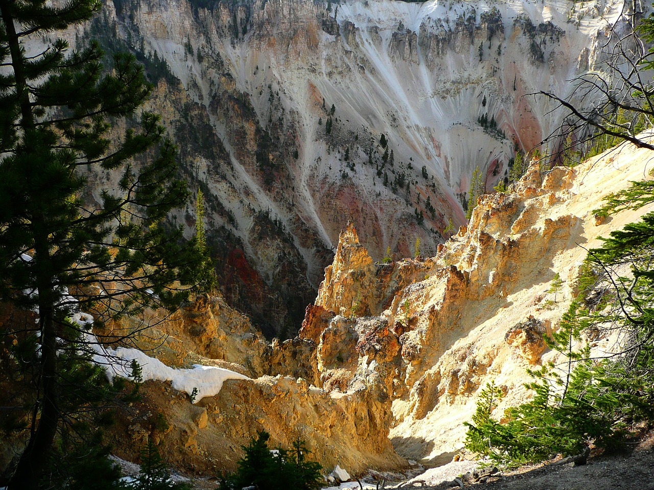 yellowstone national park canyon rocks free photo