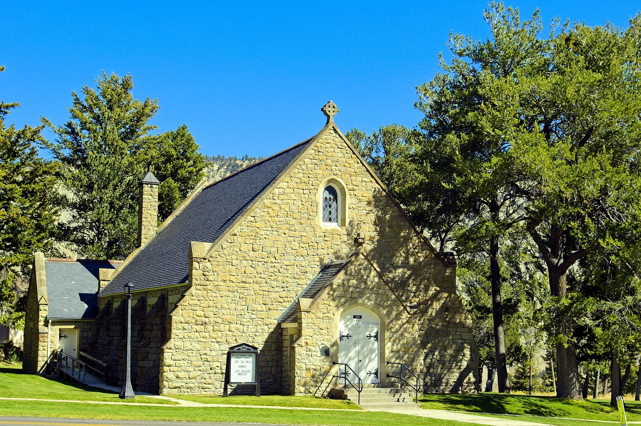 yellowstone park chapel  chapel  church free photo