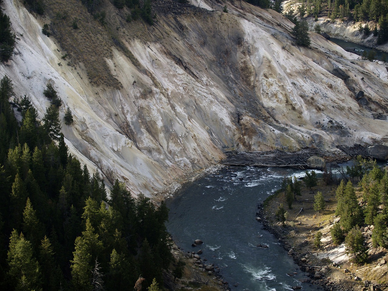 yellowstone river yellow stone national park wyoming free photo