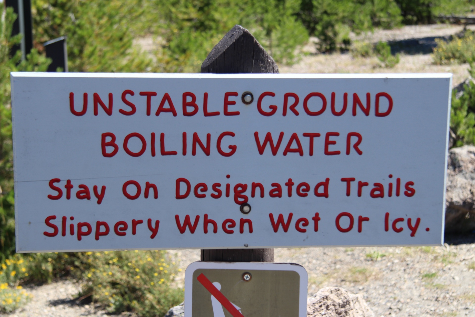yellowstone warning sign free photo