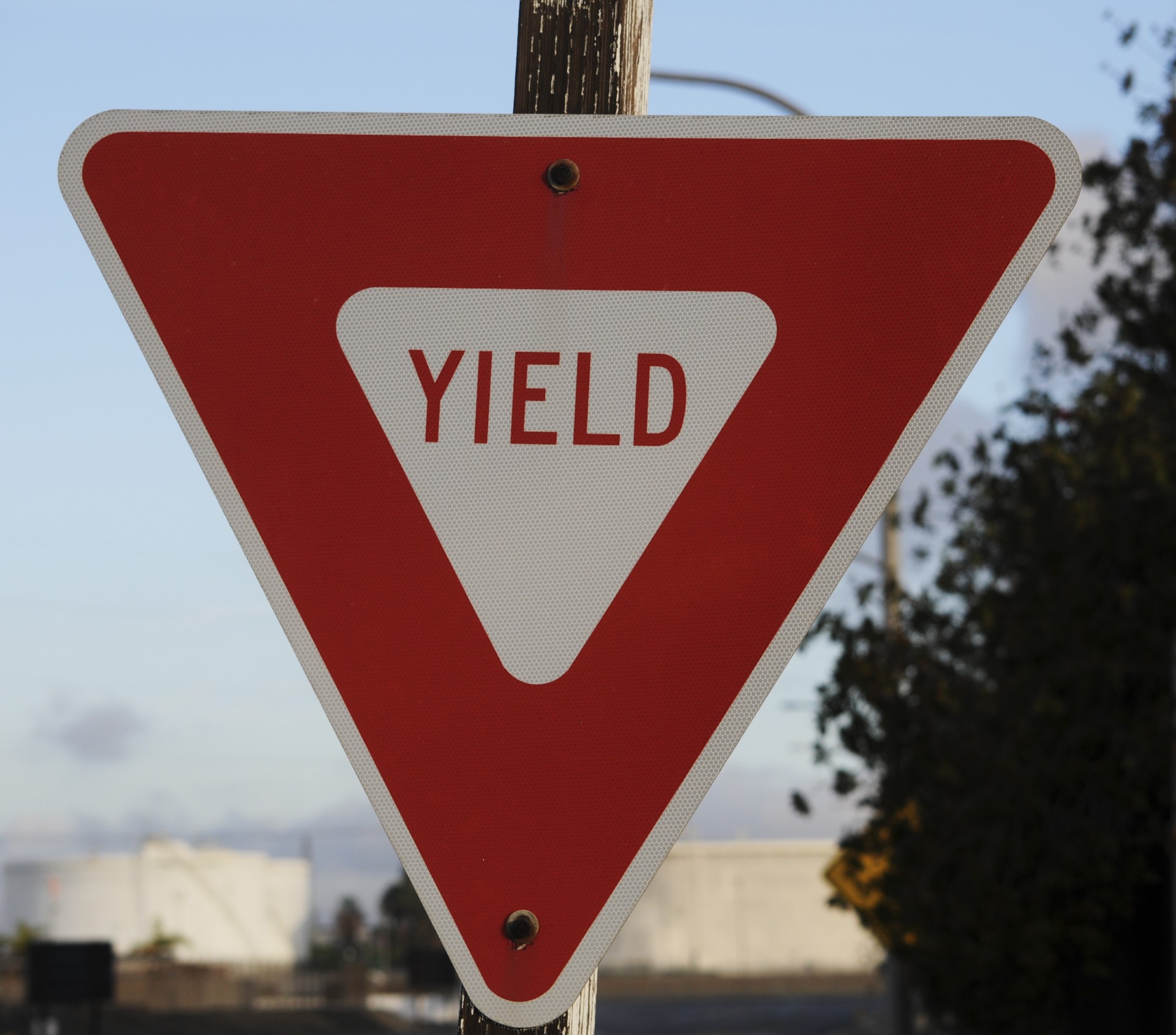 yield sign warning free photo