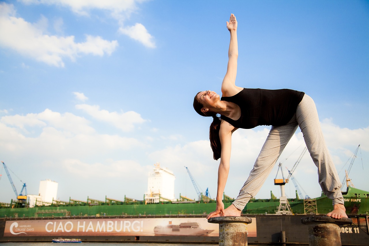 yoga port hamburg free photo