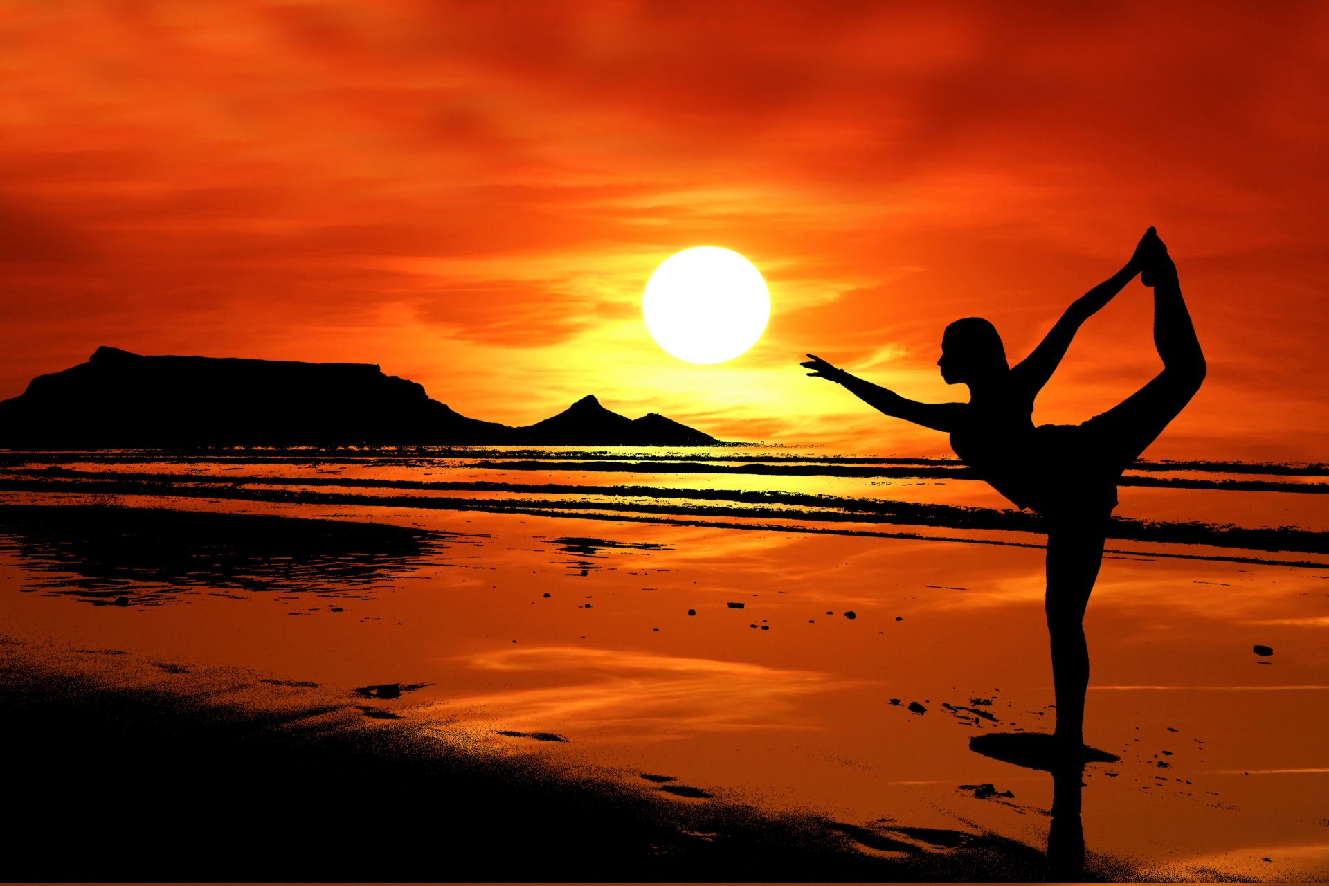 Silhouette Sunset Stretch! #stretching #yogagirl #flexibility 