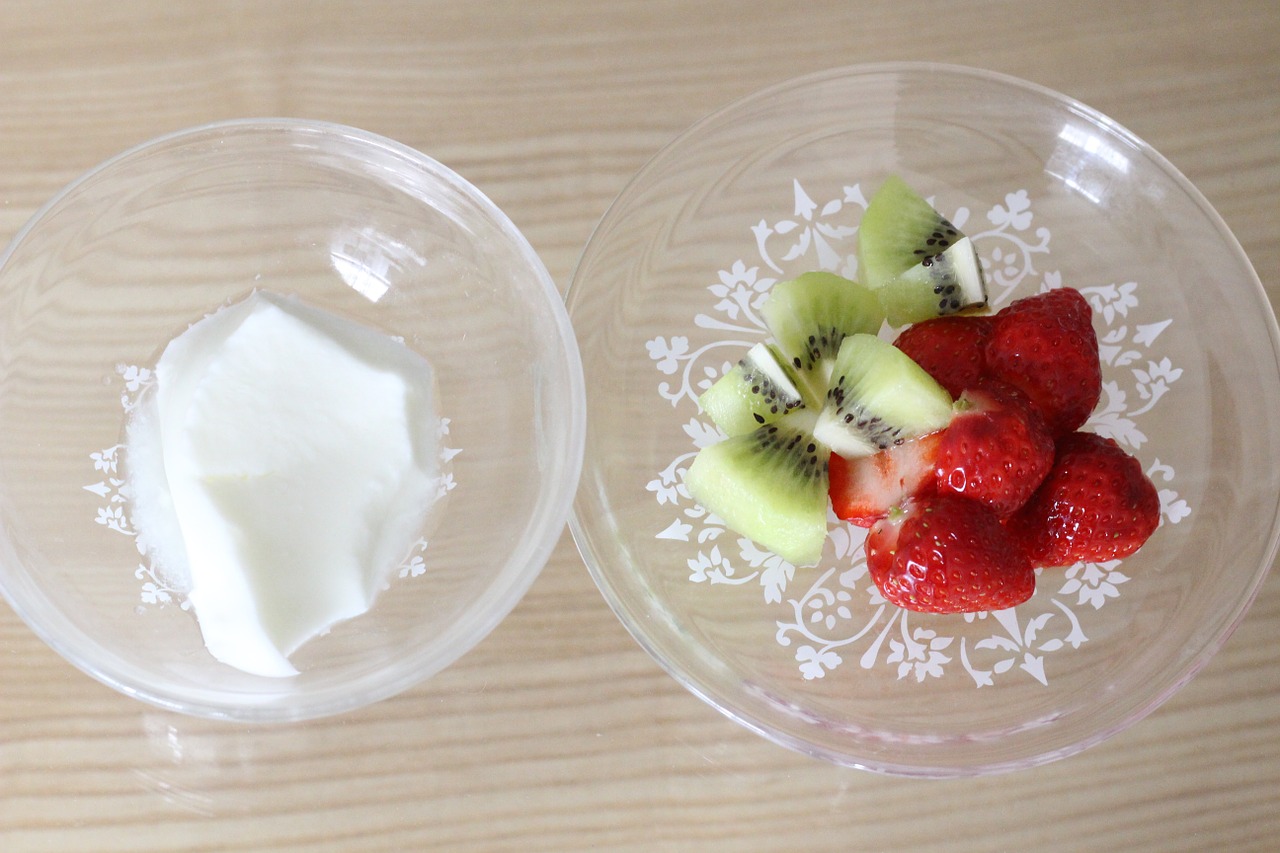 yogurt suites strawberry free photo
