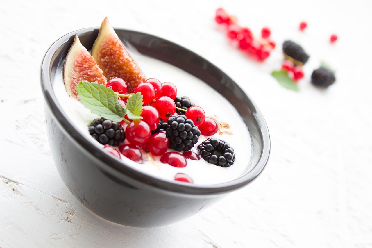 yogurt berries fig free photo