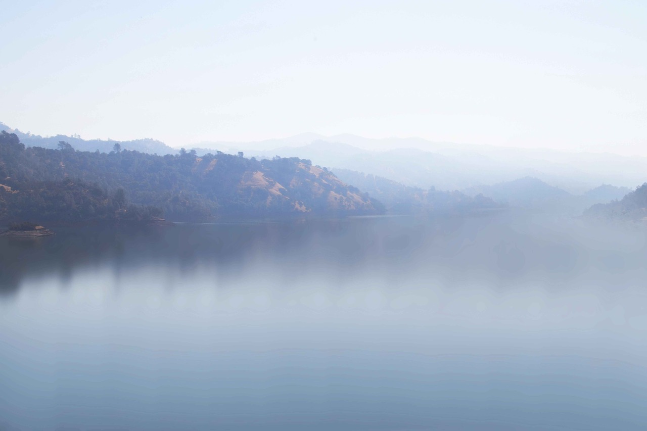 yosemite lake fog free photo