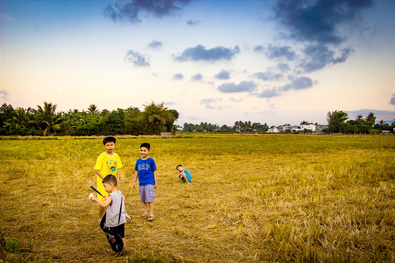 young children home free photo