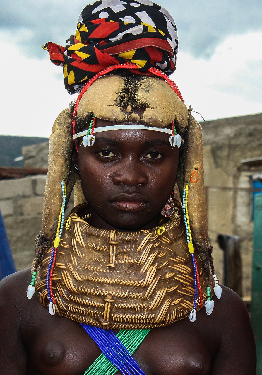 young mumuila woman free photo