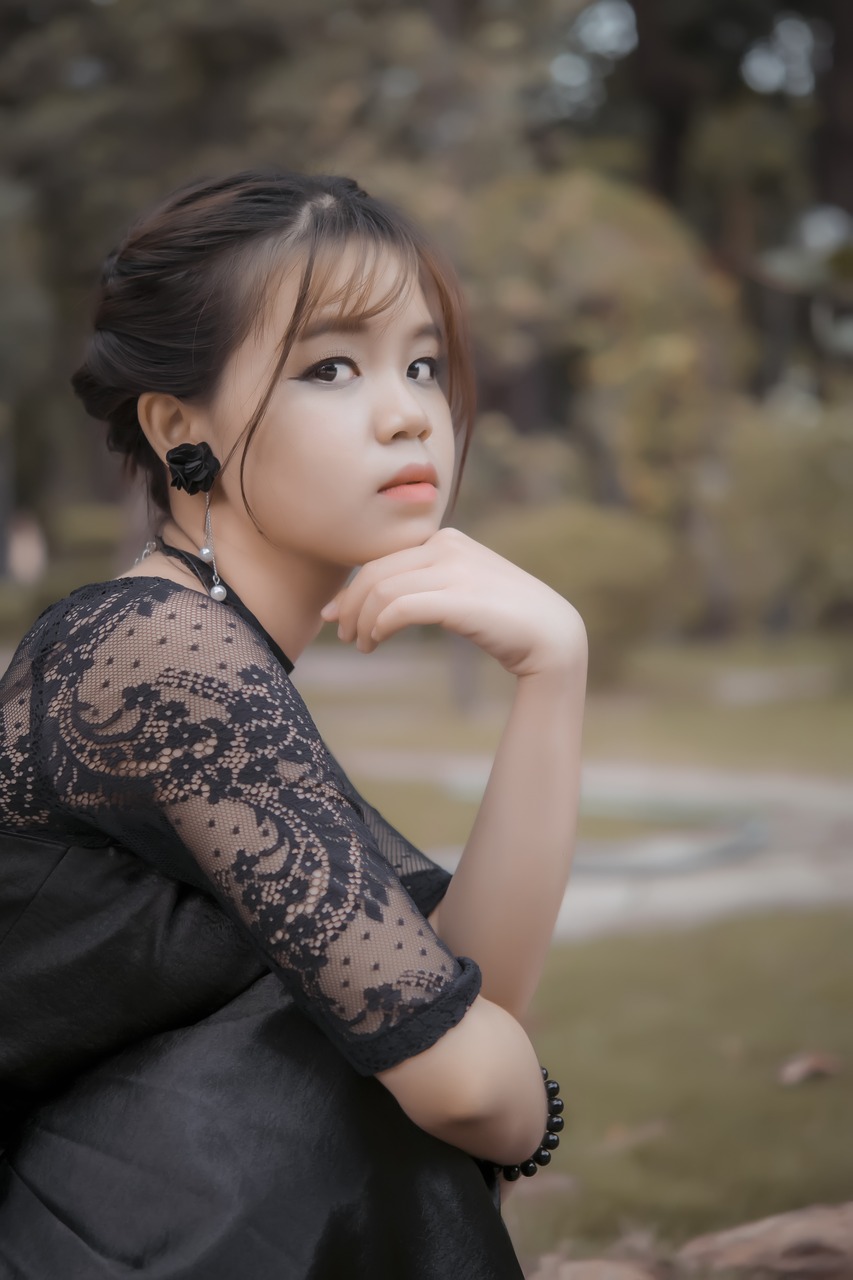 young girl  sit look  depression from free photo