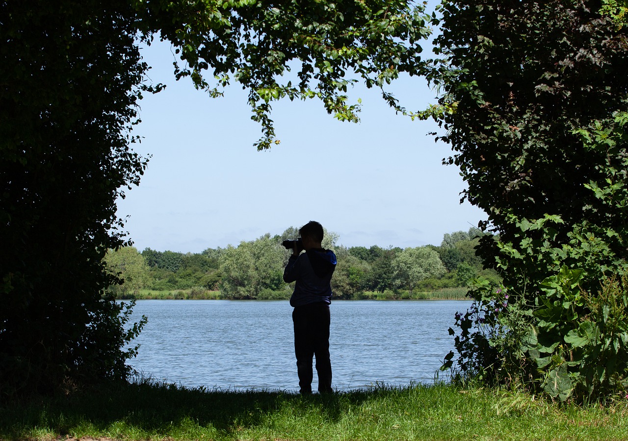 young photographer  child photographer  silhouette free photo