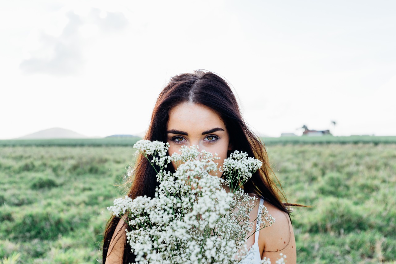 young woman flowers bouquet woman free photo