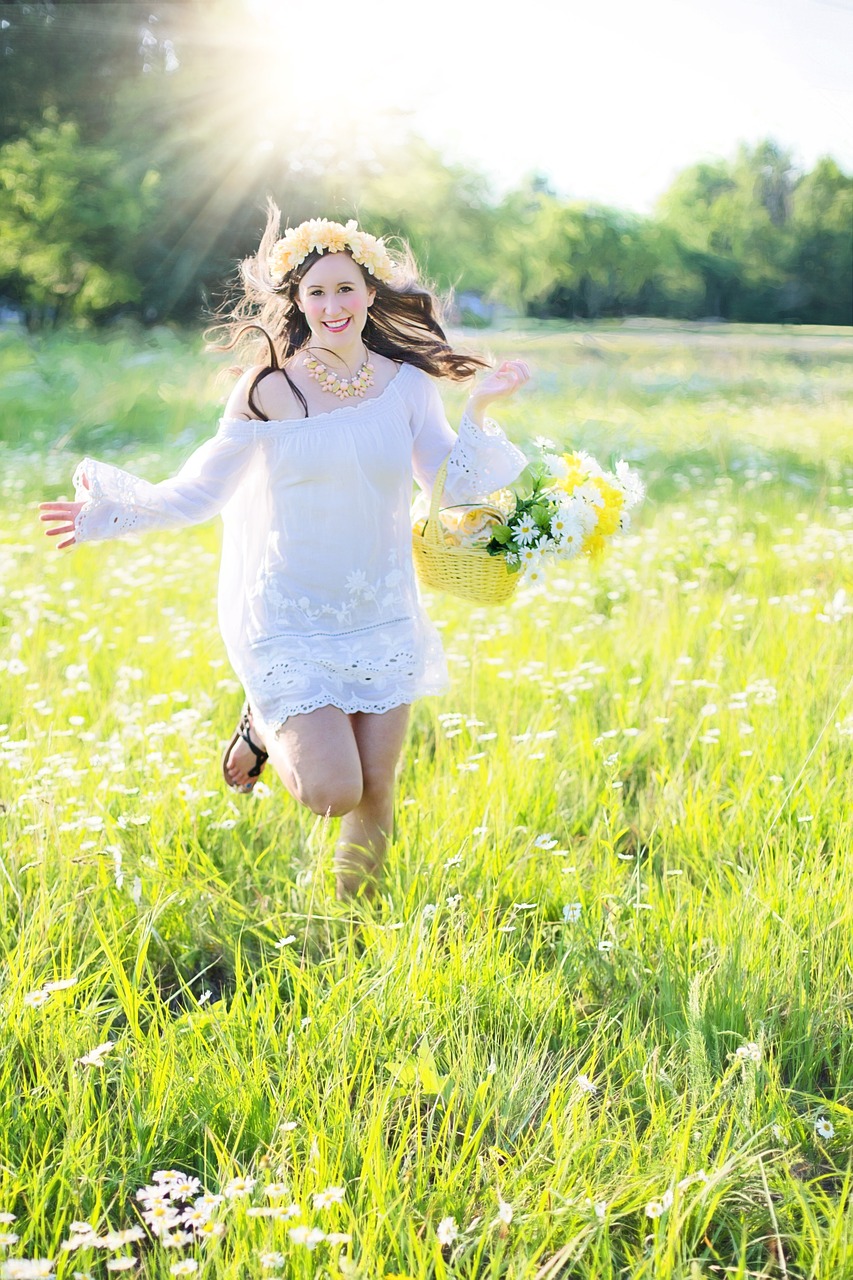 young woman running pretty woman free photo