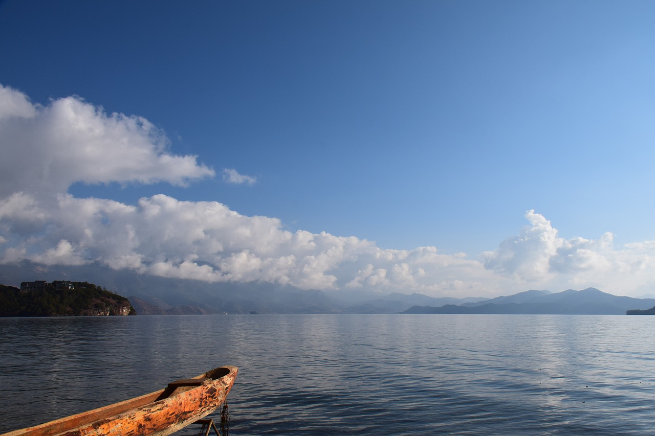 yunnan lijiang lugu lake caochuan free photo