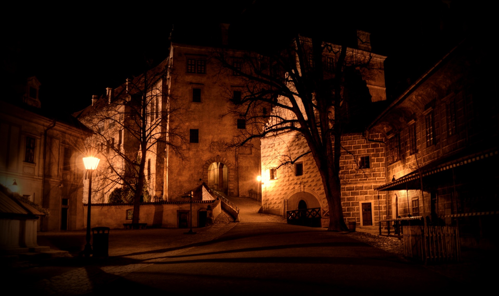 castle courtyard night free photo