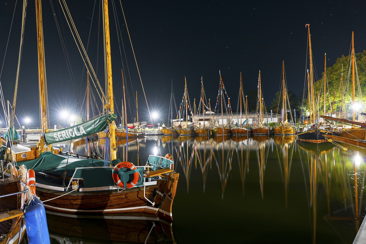 zeesen boats night port free photo