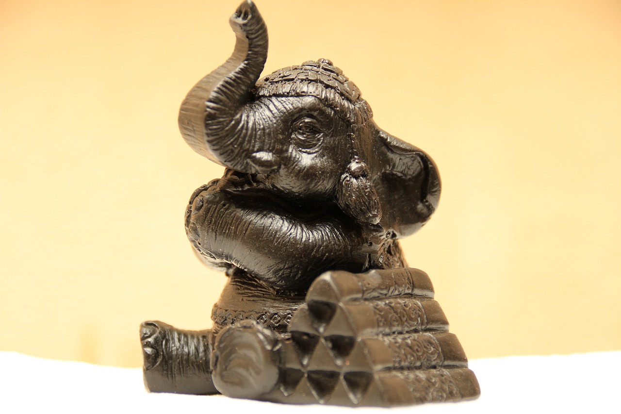 zen elephant sculpture free photo