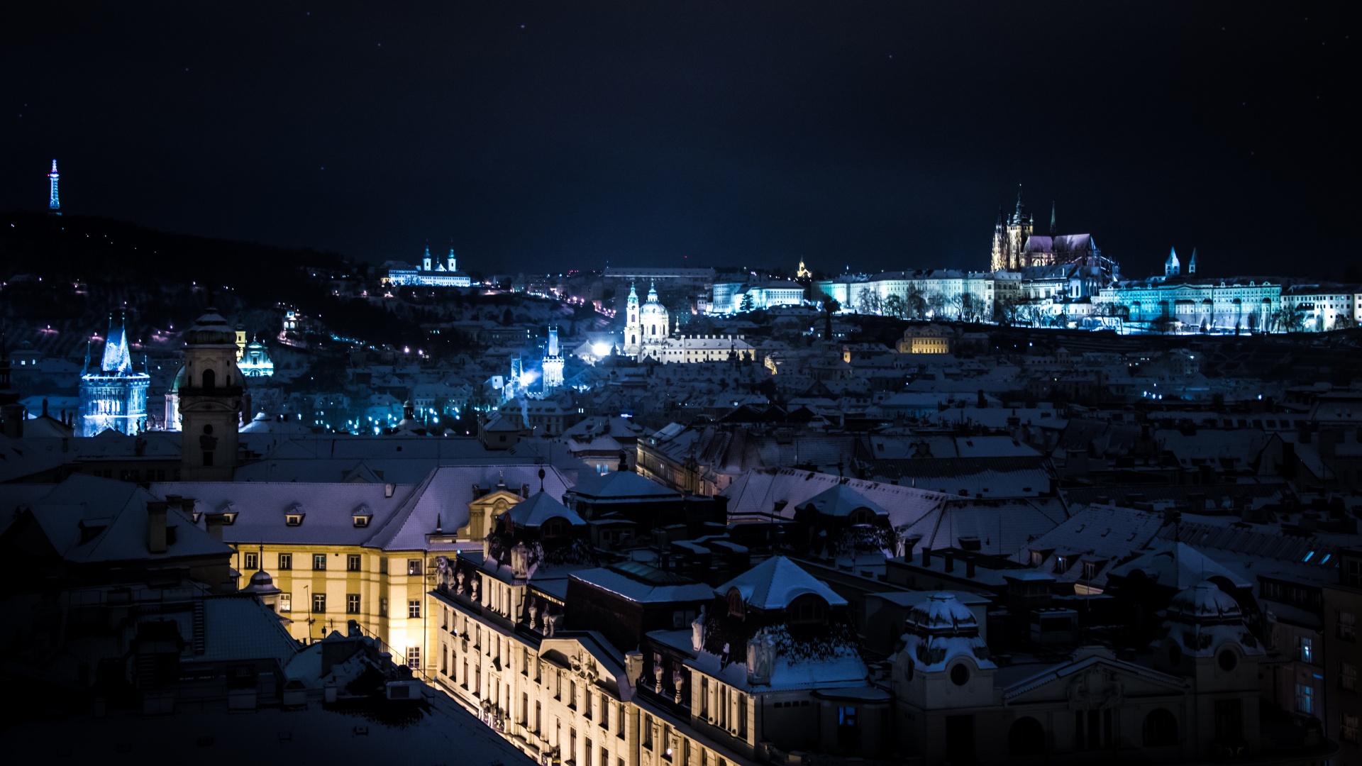 prague night winter free photo