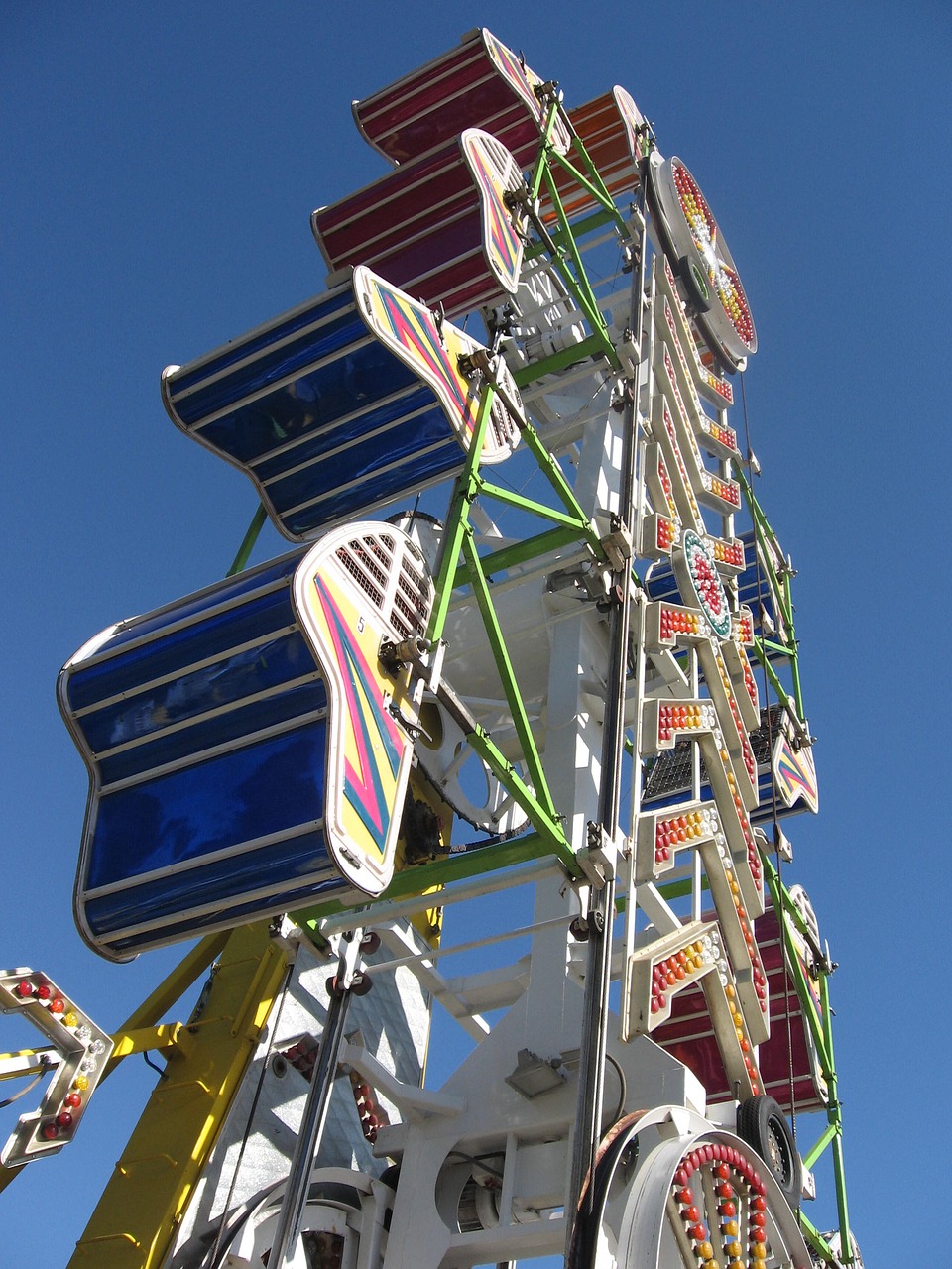 zipper fair ride free photo