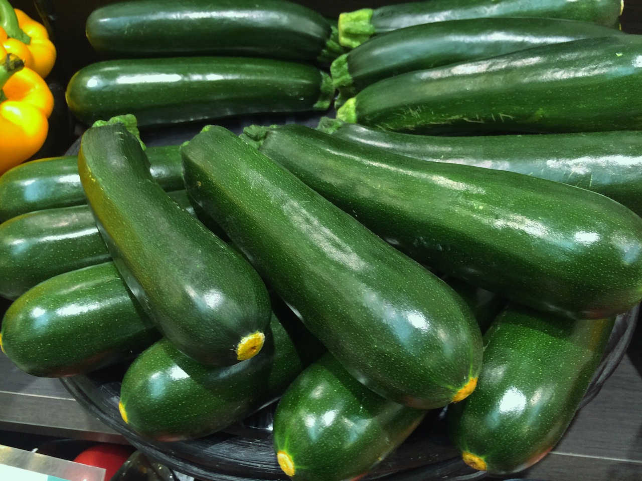 zucchini green vivid free photo