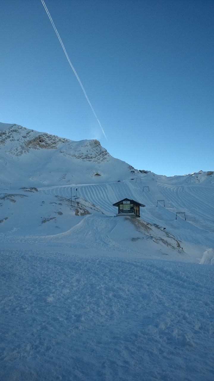 zugspitze schneefernerhaus winter free photo