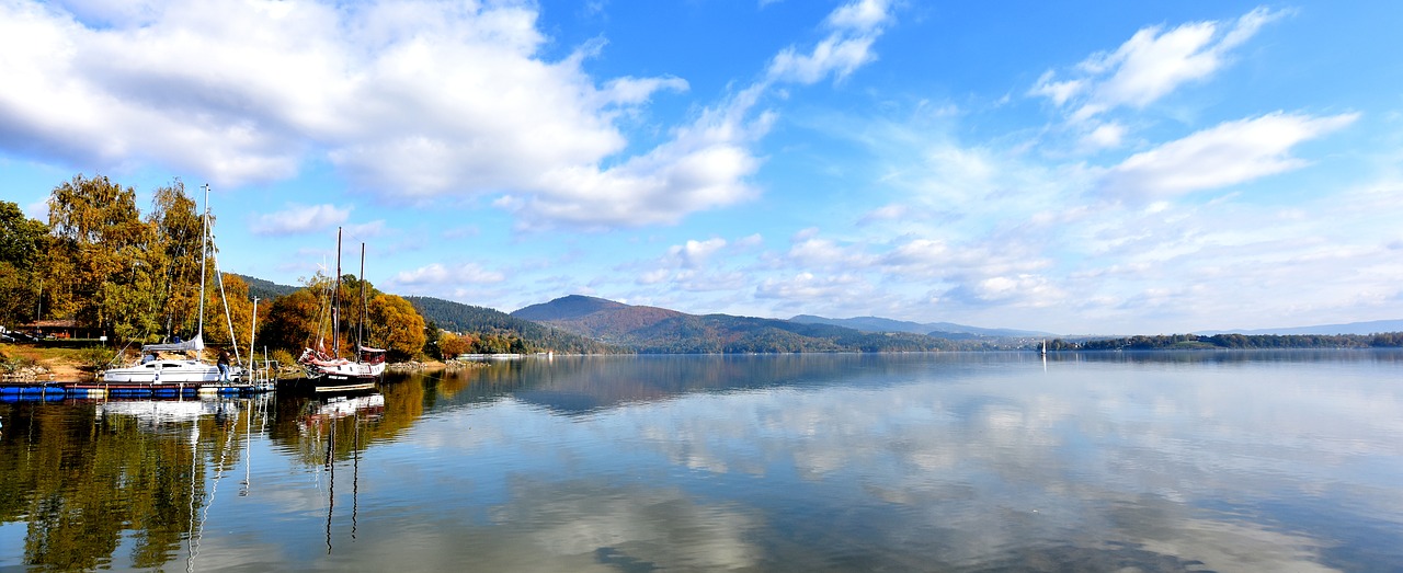 żywieckie lake lake autumn free photo