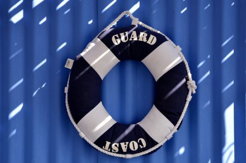 a life preserver ναυαγωσωστες blue