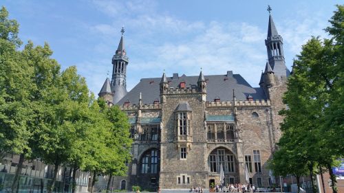 aachen charlemagne city hall