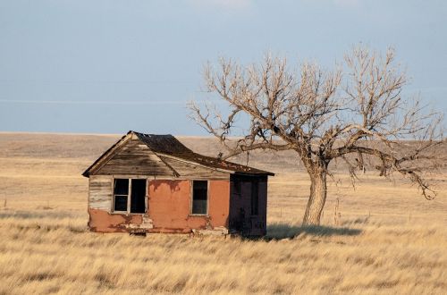 abandoned house prairie