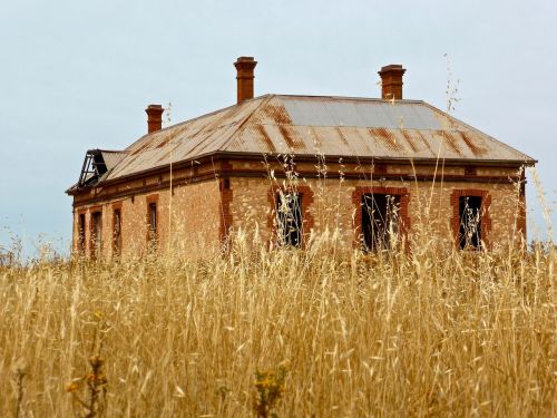 abandoned house weathered