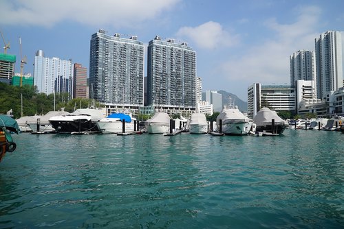 aberdeen harbour  harbor traffic  hong kong