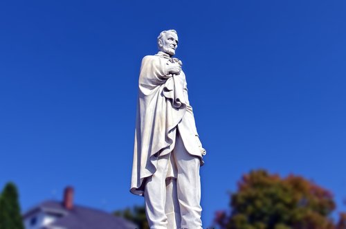 abraham lincoln statue  dickeyville grotto  wisconsin